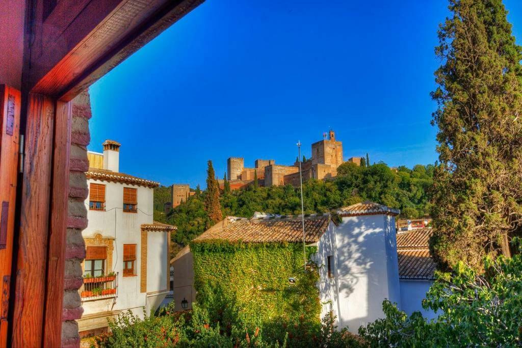 Breathtaking Alhambra View Balconies, Albaizyn Pangsapuri *